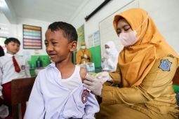 Merawat kepercayaan lewat imunisasi