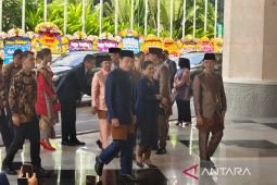 Gibran, Jokowi hingga JK hadiri akad nikah Kasespri Prabowo