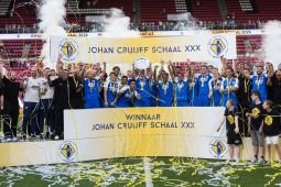 Bungkam PSV 4-0, AZ Alkmaar juara Johan Cruyff Shield 2026