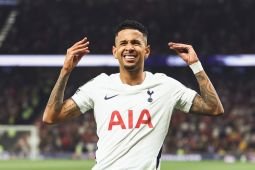 Tottenham bantai Charlton, Newcastle bungkam West Brom