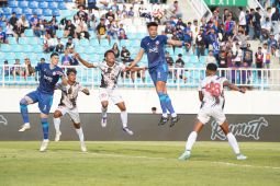 Arema tumbangkan Rans Nusantara 2-0 saat laga uji coba