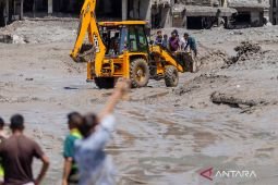 Korban tewas banjir bandang Nepal naik jadi 389 orang