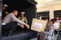 Polres Situbondo salurkan bantuan bagi warga terdampak gempa NTT