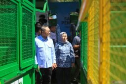 Zulhas serahkan bantuan kendaraan operasional untuk TPS3R Banyuwangi