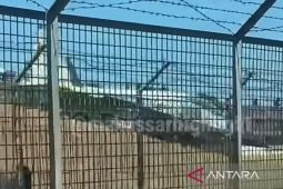 Jet Sukhoi tergelincir di landasan pacu Bandara Sultan Hasanuddin