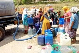 Bangkalan salurkan bantuan air bersih ke desa terdampak kekeringan