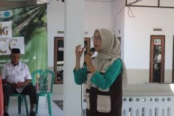 Mahasiswa Unej mengolah ampas kopi jadi obat kumur lansia