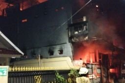 Empat orang tewas dalam kebakaran rumah di Tebet