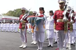 Perwakilan Kalbar Celina Theo terpilih bawa baki Bendera Merah Putih