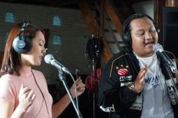 Ndarboy dan Happy Asmara bawa musik Jawa ke "Cidro Asmoro"