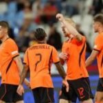 Belanda tundukkan Serbia 2-1