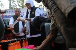 Bantuan air bersih bagi warga terdampak kekeringan
