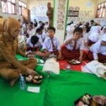 Gerakan Masyarakat Makan Ikan di sekolah