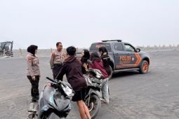 Polres Probolinggo patroli perketat larangan wisatawan masuk Bromo