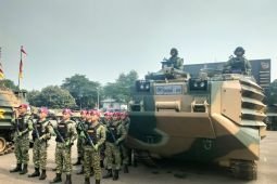 Indonesian Marines receive 12 new US-made amphibious combat vehicles