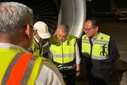 Indonesia reopens five airports after Krakatau ash disruption