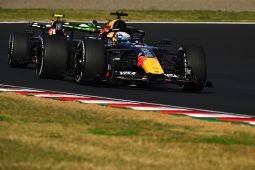 Verstappen akui kesulitan bersaing dengan duo Mercedes