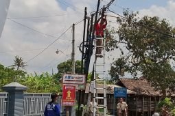 Satpol PP Tulungagung tertibkan kabel fiber optik tanpa izin