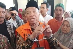 Bupati Tulungagung nonaktif Gatut Sunu bantah dakwaan pemerasan