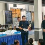 Petugas gabungan razia kamar hunian warga binaan di Rutan Ponorogo