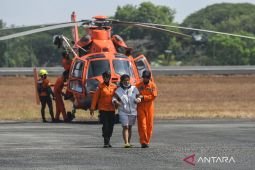 Empat jenazah korban KMP Virgo dievakuasi menggunakan helikopter