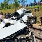Perjalanan KA Ijen Ekspres terlambat akibat tertemper mobil di Jember