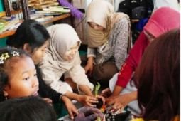 UPN Veteran Jatim kenalkan toga pada generasi muda di lahan sempit