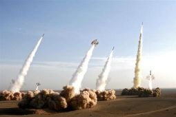 IRGC hantam kapal induk dan kapal perusak AS dengan rudal balistik