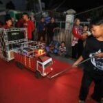 Parade miniatur truk sound system di Kota Kediri