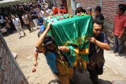 Pemakaman korban KM Virgo Transport 8 di Tulungagung