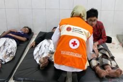 Penanganan santri korban diduga keracunan makanan di Sidoarjo
