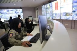 Pemkot Surabaya bekali "call taker" hadapi laporan psikologis