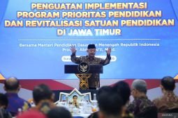 Kunjungan kerja Mendikdasmen di Surabaya