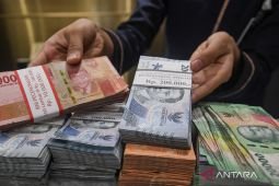 Selasa ini rupiah melemah menjadi Rp17.645 per dolar AS