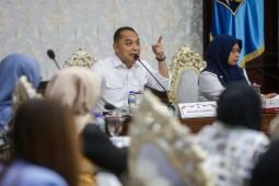 Wali Kota Surabaya lakukan pembinaan belasan P3RT