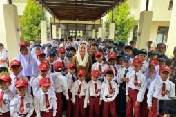 Lebih dari 44 ribu anak dari keluarga miskin kembali bersekolah gratis