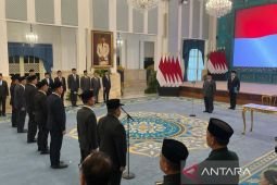 Prabowo lantik Kristomei Sianturi sebagai Kepala BNPB