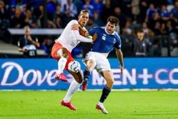 Belanda imbang 2-2 lawan Yunani