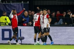 Como kalah 2-3 lawan Feyenoord