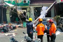 Lima orang terluka akibat ledakan di sebuah ruko San Antonio Surabaya