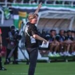 Pelatih PSS Sleman apresiasi hasil satu poin di kandang Persebaya