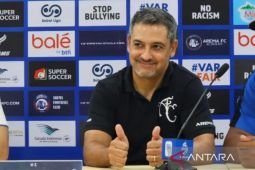 Arema FC copot Marcos Santos dari jabatan pelatih