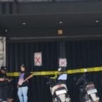 Pemkot Surabaya segel toko miras ilegal di Barata Jaya