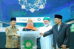 Gubernur Khofifah luncurkan Prodi Magister Kajian Turats di UINSA