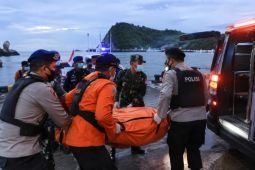 Polairud-TNI AL evakuasi temuan jasad di Teluk Popoh Tulungagung