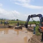 BPBD Tulungagung gunakan alat berat bersihkan sungai