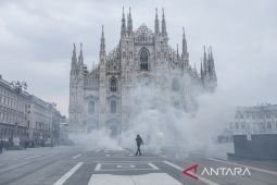 AS imbau warganya hindari kerumunan saat demonstrasi di Milan