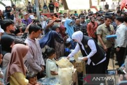 Khofifah salurkan bantuan senilai Rp17 miliar di Sumenep