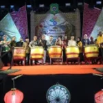 Menjulang tanpa kehilangan akar