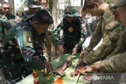 Prajurit TNI dan militer Australia latihan bertahan hidup di alam liar